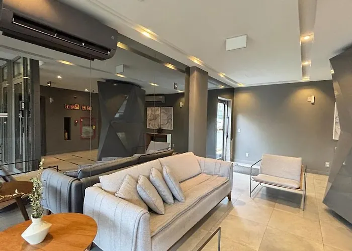 Jp 1117 · Adorável Em Frente Ao Parque Da Redenção Apartamento